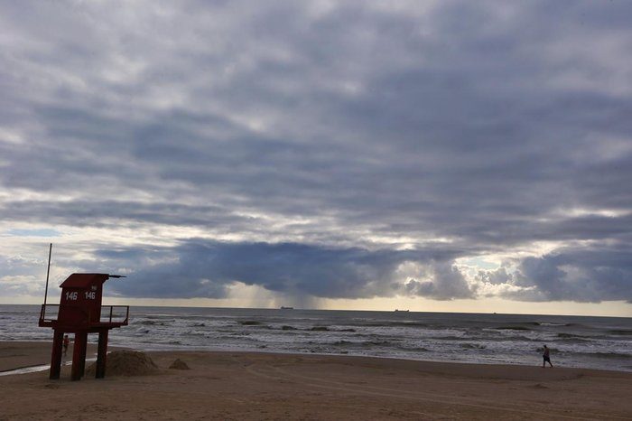 Semana começa com frio e termina em chuva.