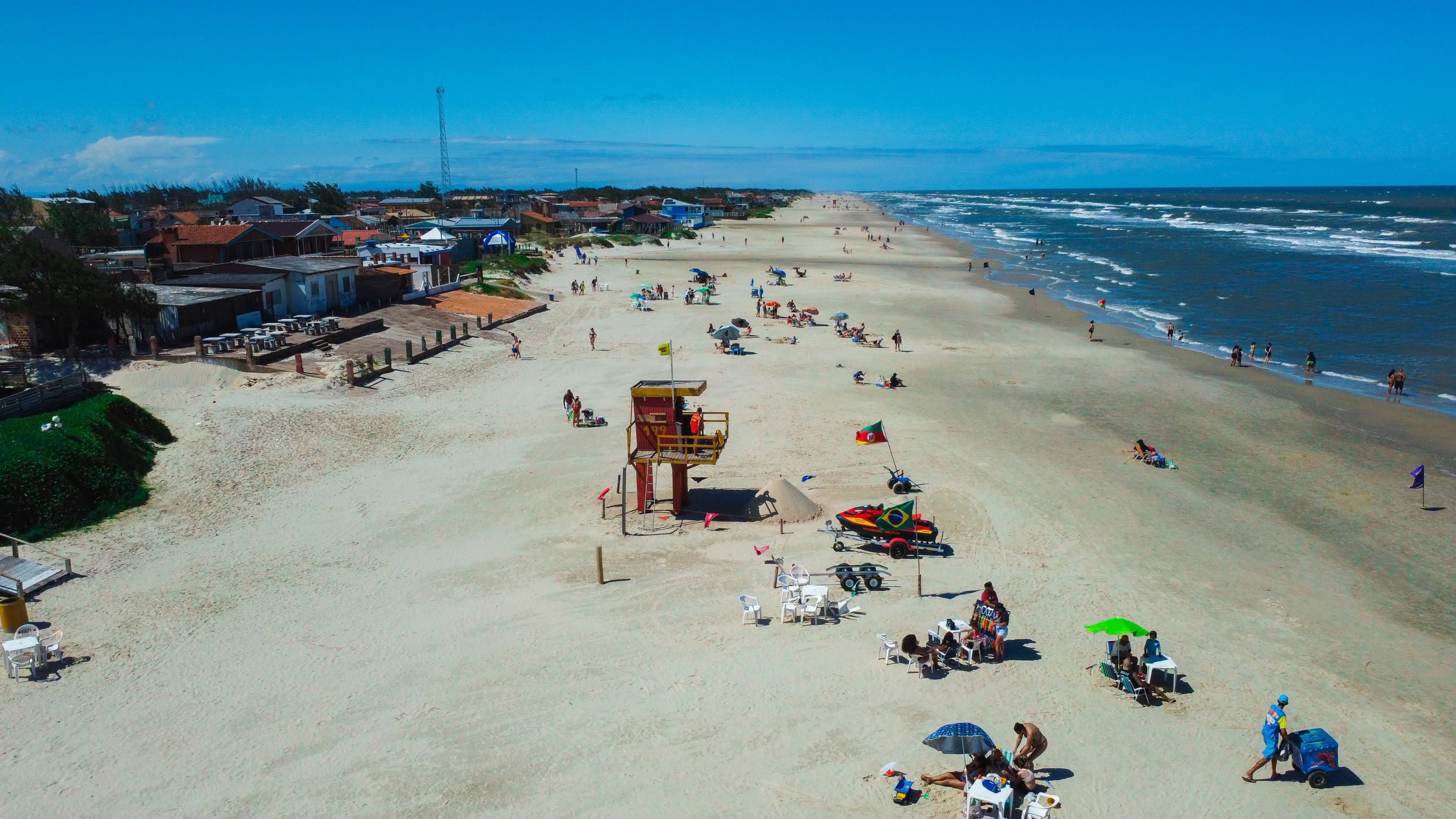 Praia de Balneário Pinhal.