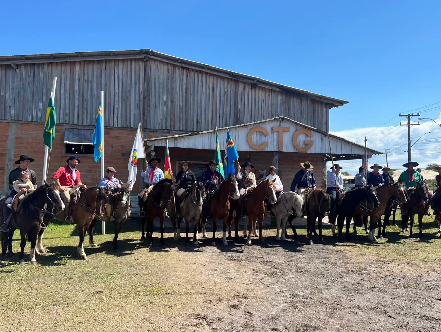 CTG Vaqueanos da Praia do Pinhal em mais um festejo Farroupilha.